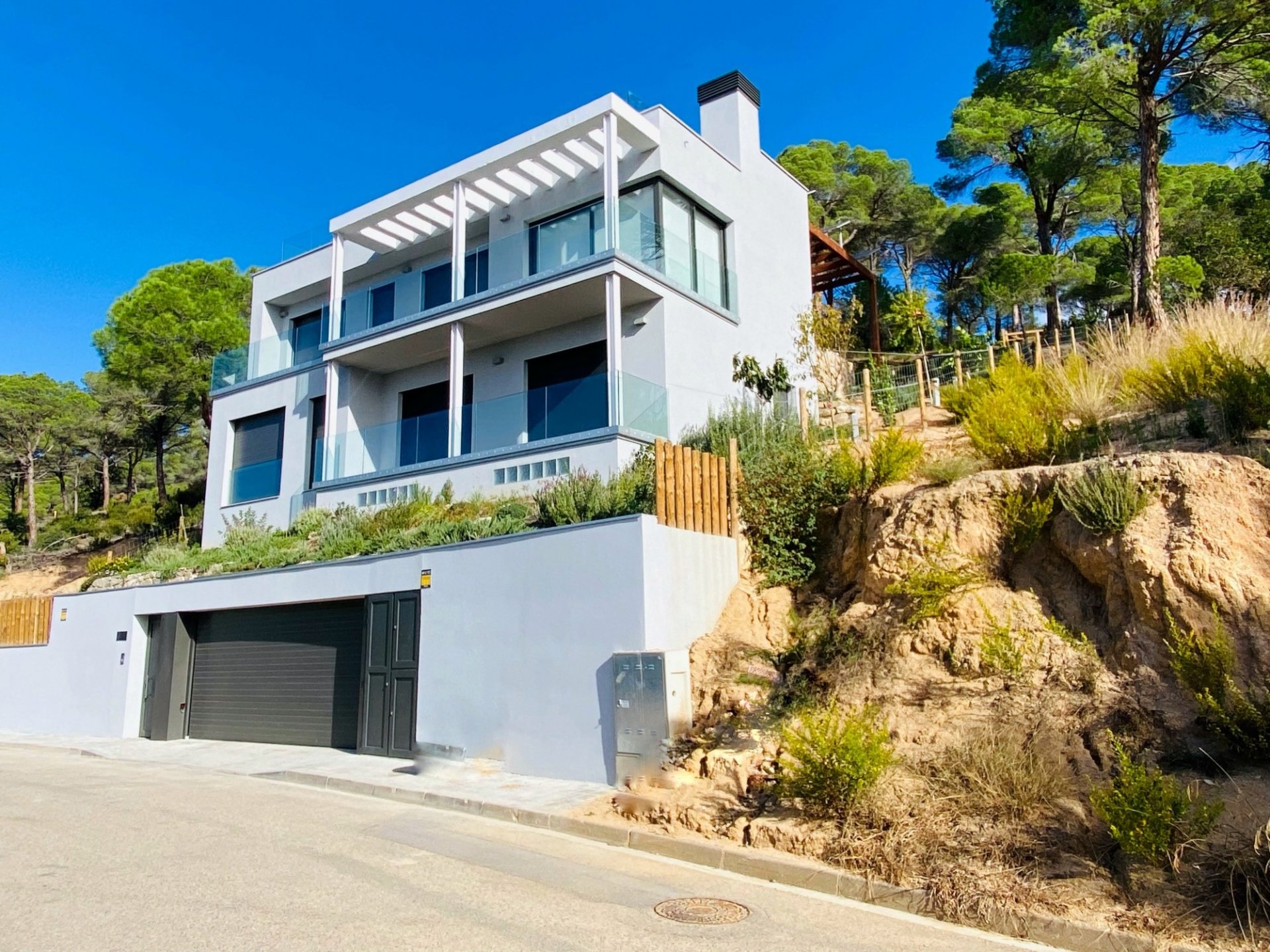 Hus i Lloret de Mar, Girona, Spanien 4 sovrum, 340 kvm. Nr. 73713