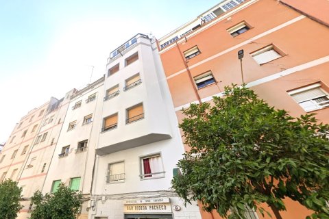 Lägenhet i L'Hospitalet de Llobregat, Barcelona, Spanien 2 sovrum, 54 kvm. Nr. 191228