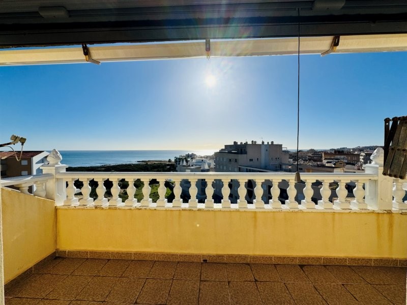 Appartamento a La Mata, Alicante, Spagna 3 camere da letto, 135 mq. N° 151803