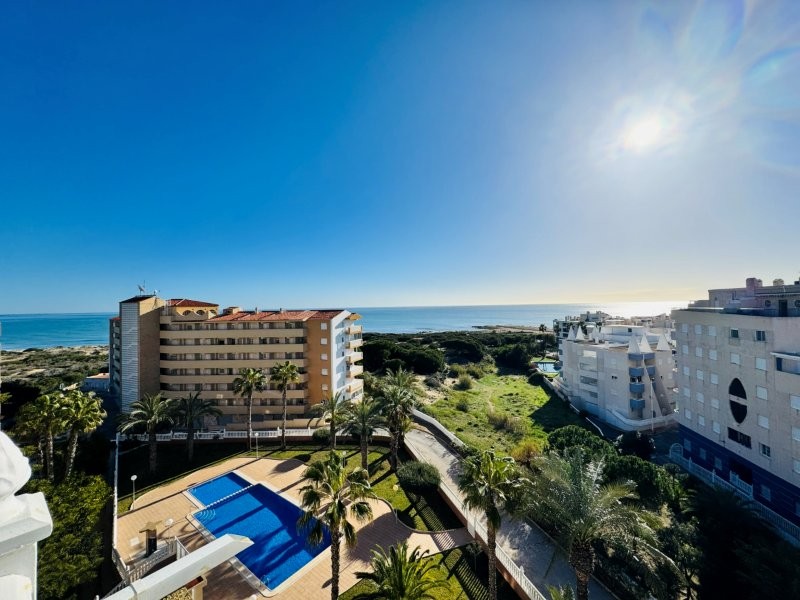 Appartamento a La Mata, Alicante, Spagna 3 camere da letto, 135 mq. N° 151803