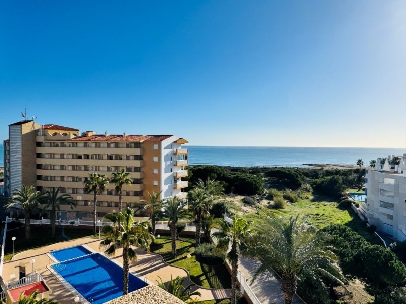 Appartamento a La Mata, Alicante, Spagna 3 camere da letto, 135 mq. N° 151803