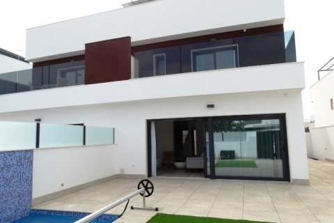 Villa à Pilar de la Horadada, Alicante, Espagne 3 chambres, 116 m2 No. 76916