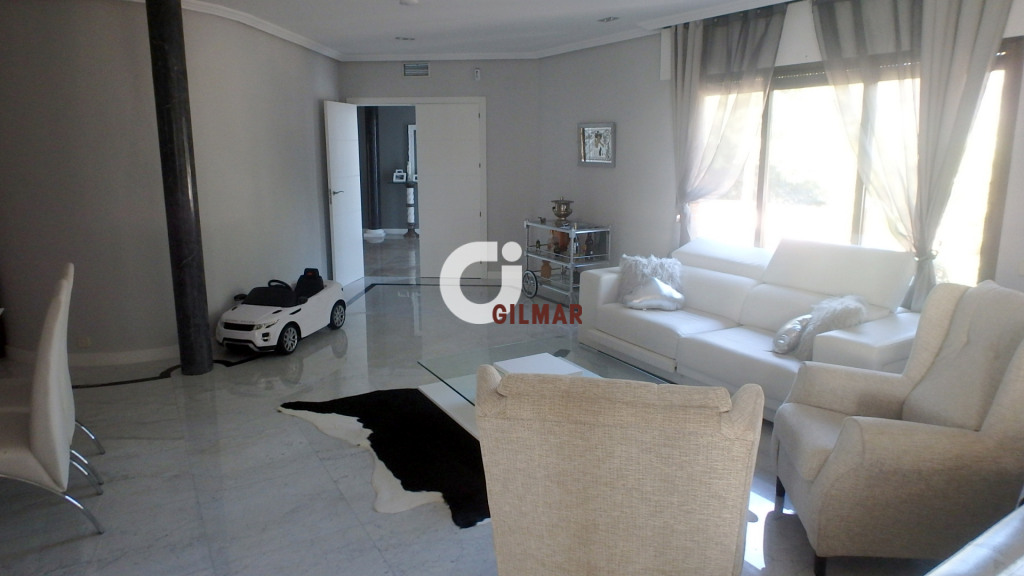 Villa à Las Rozas de Madrid, Madrid, Espagne 5 chambres, 600 m2 No. 193020