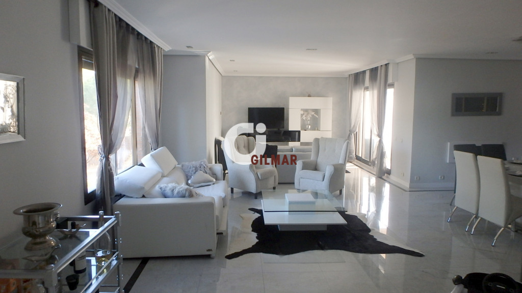 Villa à Las Rozas de Madrid, Madrid, Espagne 5 chambres, 600 m2 No. 193020