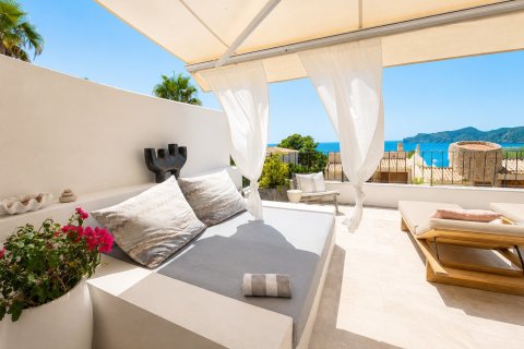 Huvila Santa Ponsa, Mallorca, Espanja 3 makuuhuonetta,  No. 181951