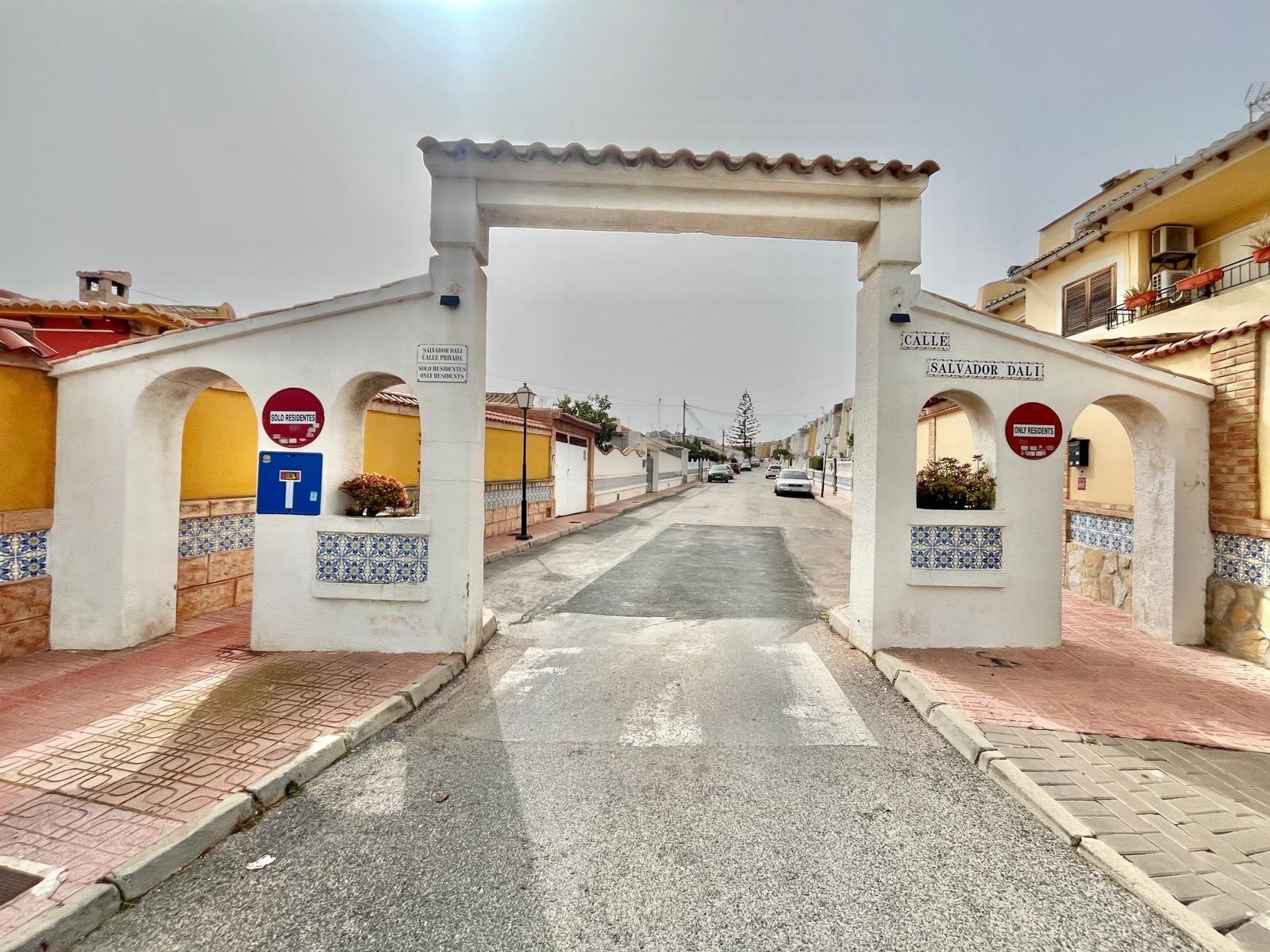 Appartamento a Torrevieja, Alicante, Spagna 2 camere da letto, 120 mq. N° 165973