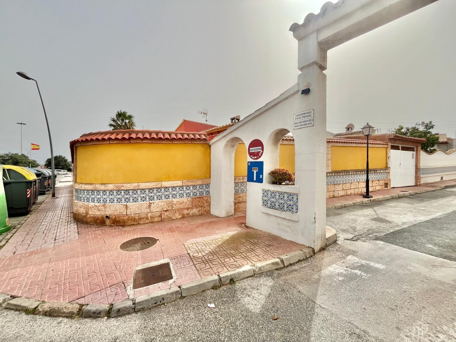 Appartamento a Torrevieja, Alicante, Spagna 2 camere da letto, 120 mq. N° 165973