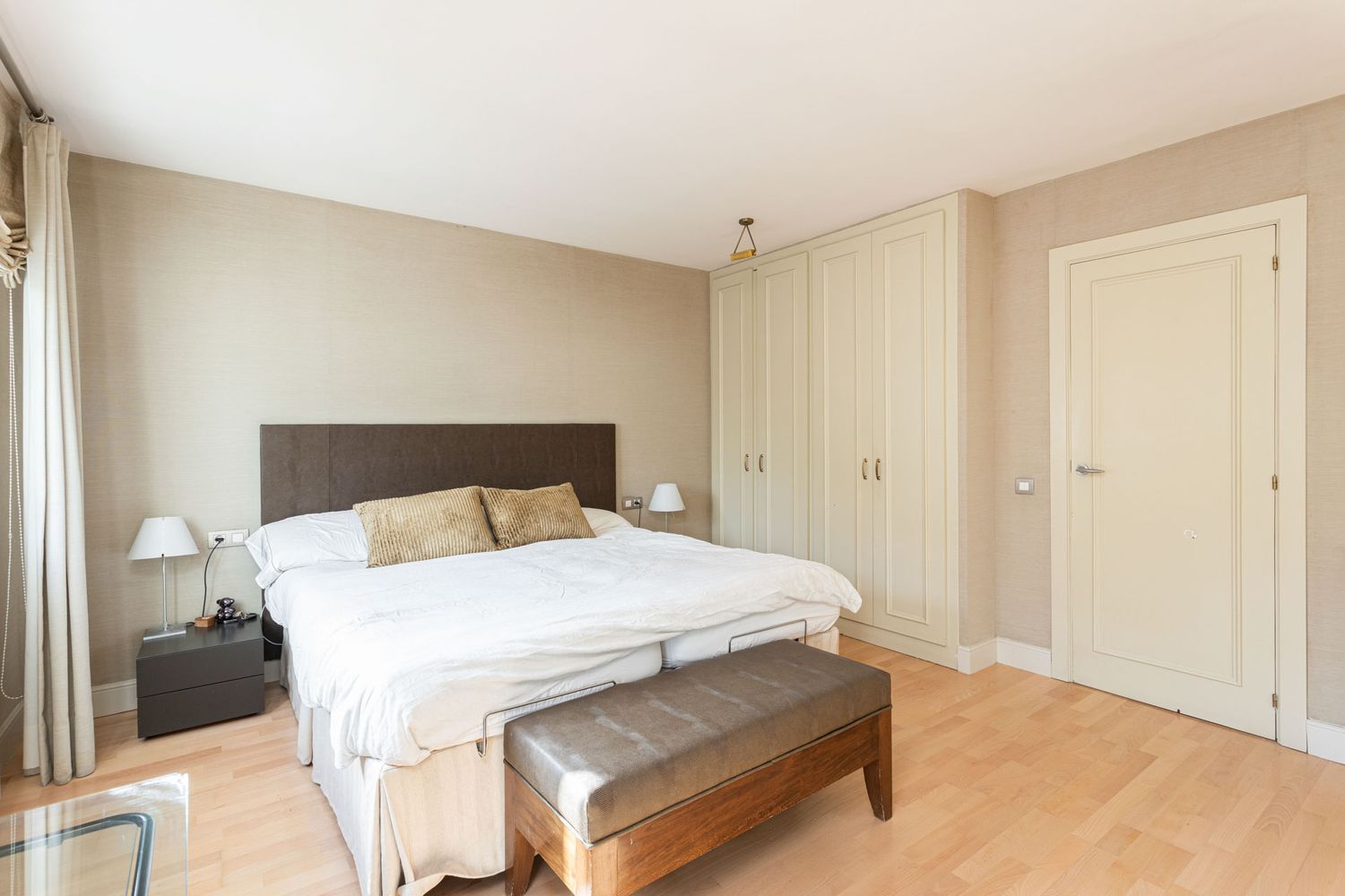 House in Esplugues de Llobregat, Barcelona, Spain 4 bedrooms, 262 sq.m. No. 184607