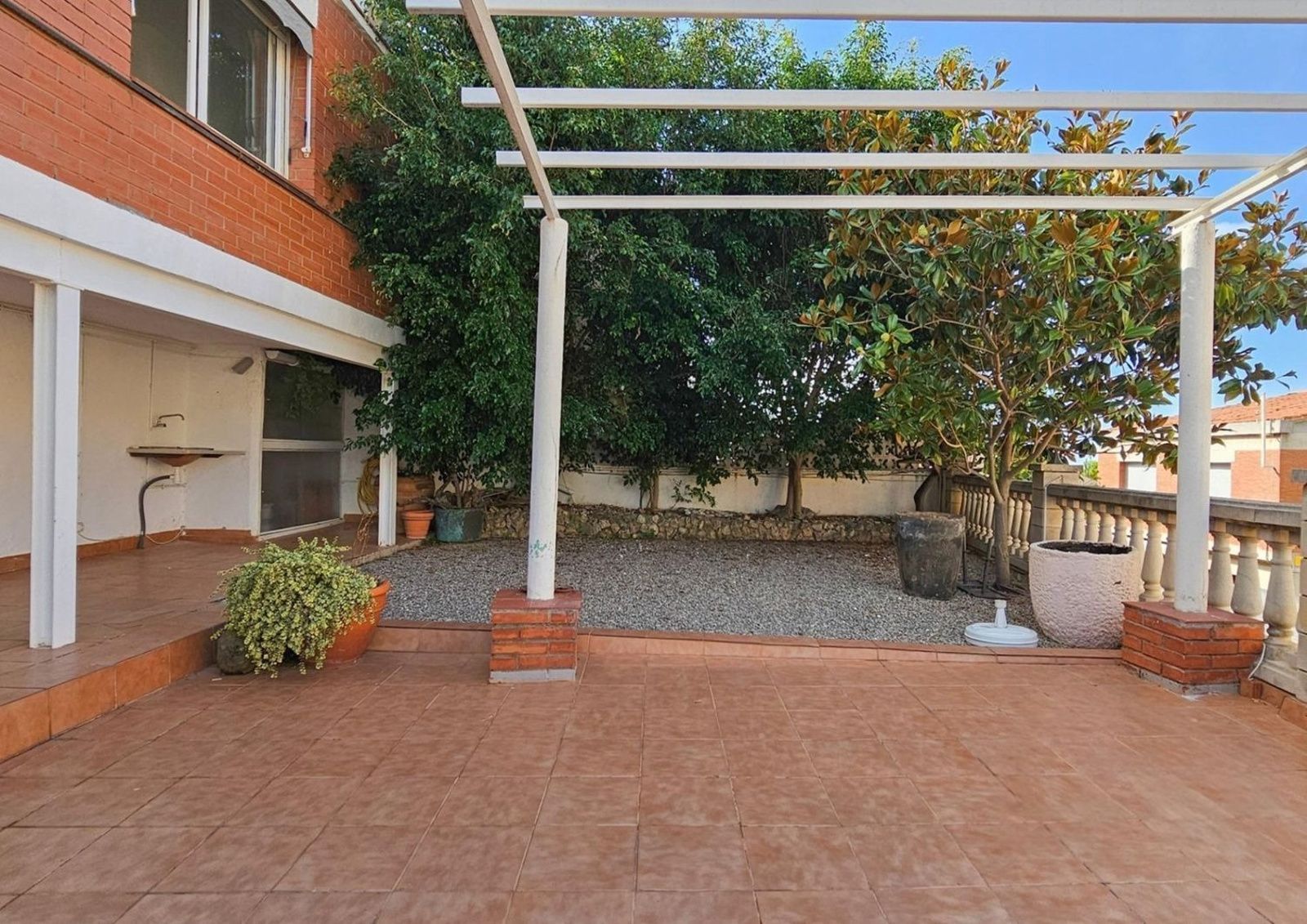 House in Sant Just Desvern, Barcelona, Spain 5 bedrooms, 240 sq.m. No. 184608
