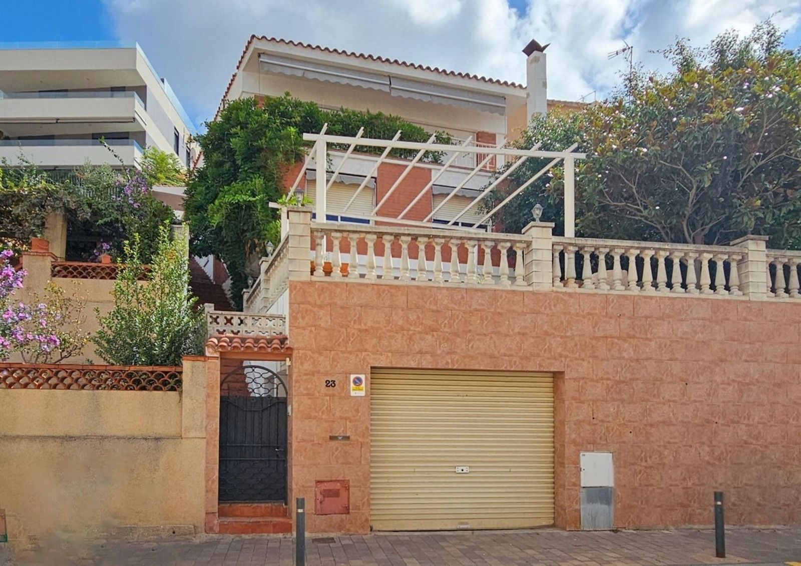 House in Sant Just Desvern, Barcelona, Spain 5 bedrooms, 240 sq.m. No. 184608