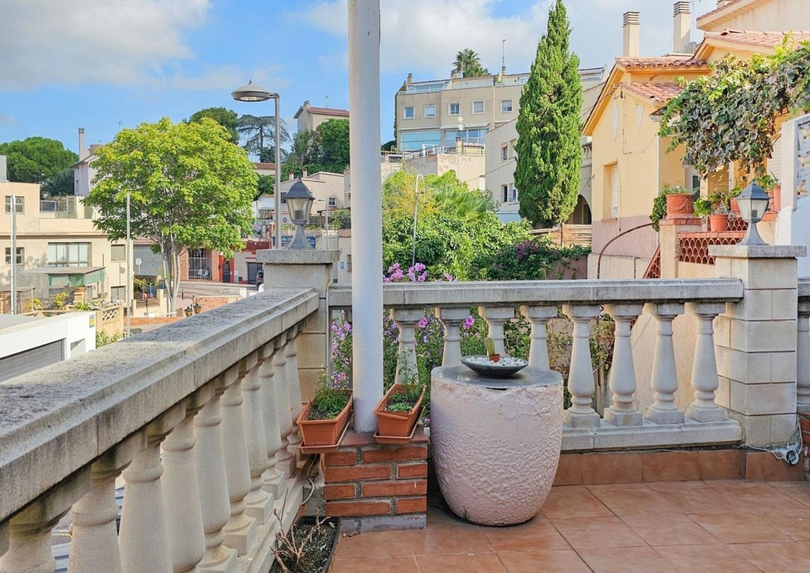 House in Sant Just Desvern, Barcelona, Spain 5 bedrooms, 240 sq.m. No. 184608