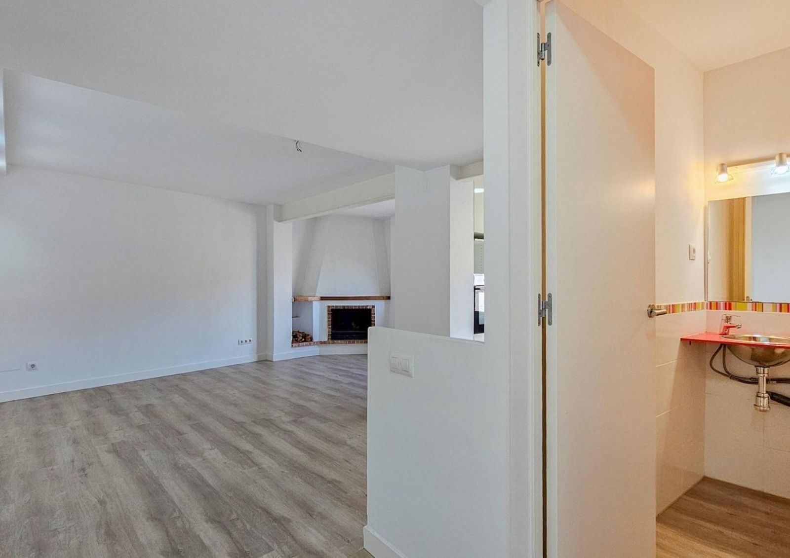 House in Sant Just Desvern, Barcelona, Spain 5 bedrooms, 240 sq.m. No. 184608