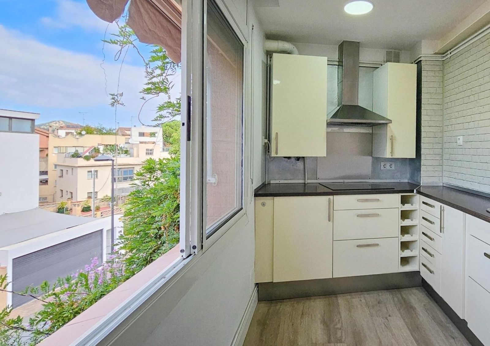 House in Sant Just Desvern, Barcelona, Spain 5 bedrooms, 240 sq.m. No. 184608