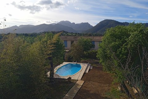 Villa in Campanet, Mallorca, Spain 4 bedrooms, 200 sq.m. No. 97132