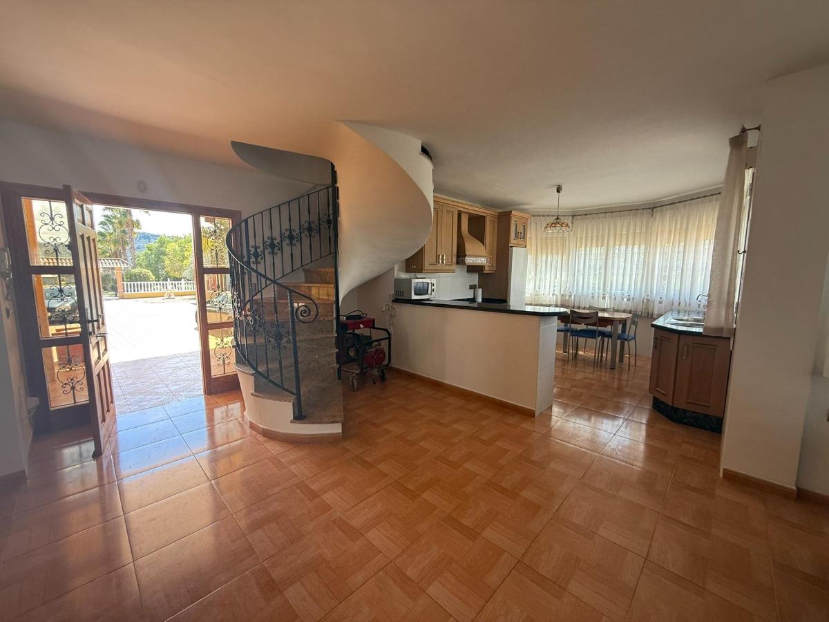 Villa i Cehegin, Murcia, Spanien 4 sovrum, 342 kvm. Nr. 149013
