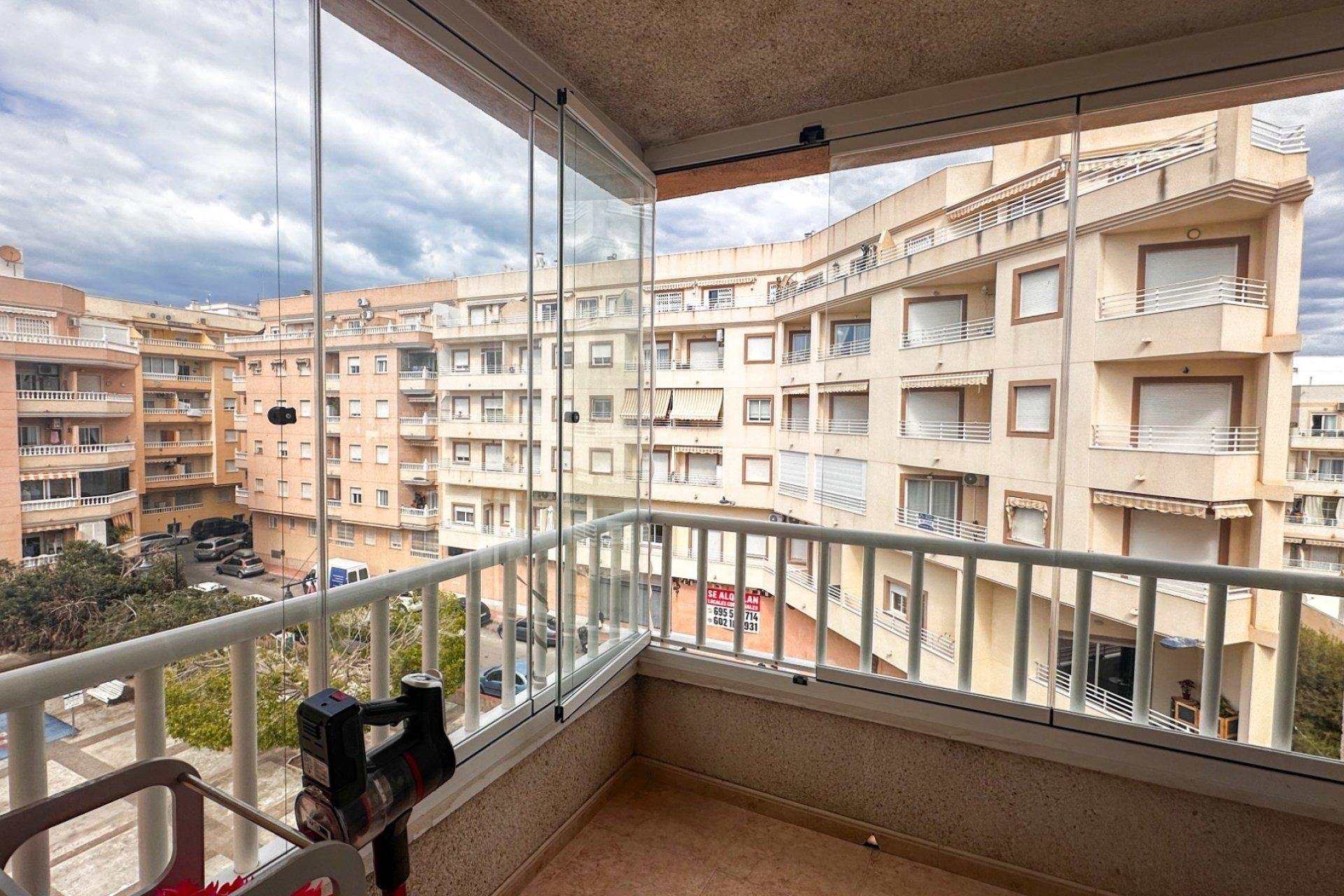 Lägenhet i Torrevieja, Alicante, Spanien 3 sovrum, 94 kvm. Nr. 167996