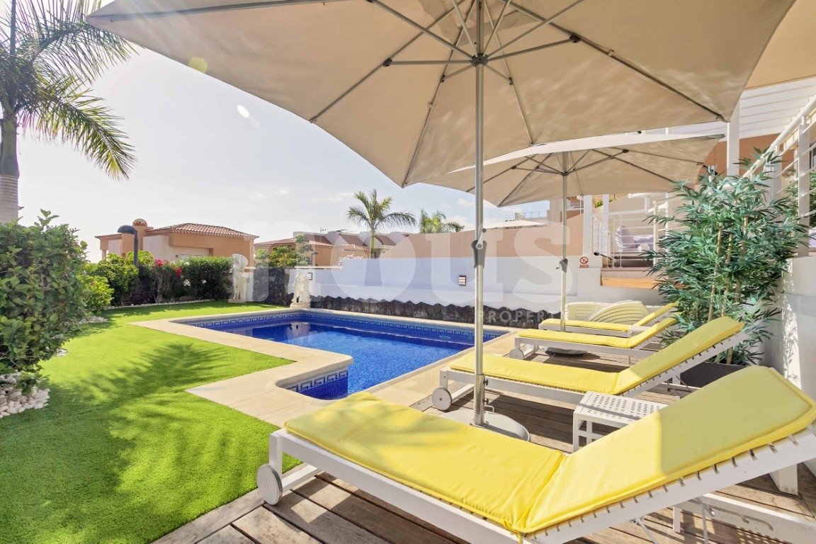 Villa i Tenerife, Spanien 4 sovrum, 329 kvm. Nr. 146969