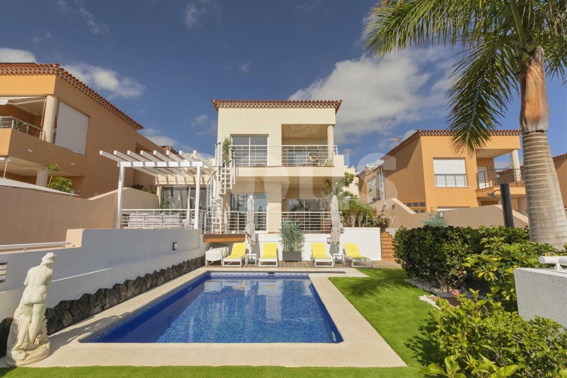 Villa i Tenerife, Spanien 4 sovrum, 329 kvm. Nr. 146969