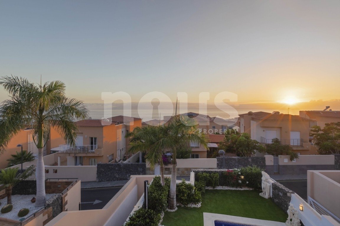 Villa i Tenerife, Spanien 4 sovrum, 329 kvm. Nr. 146969