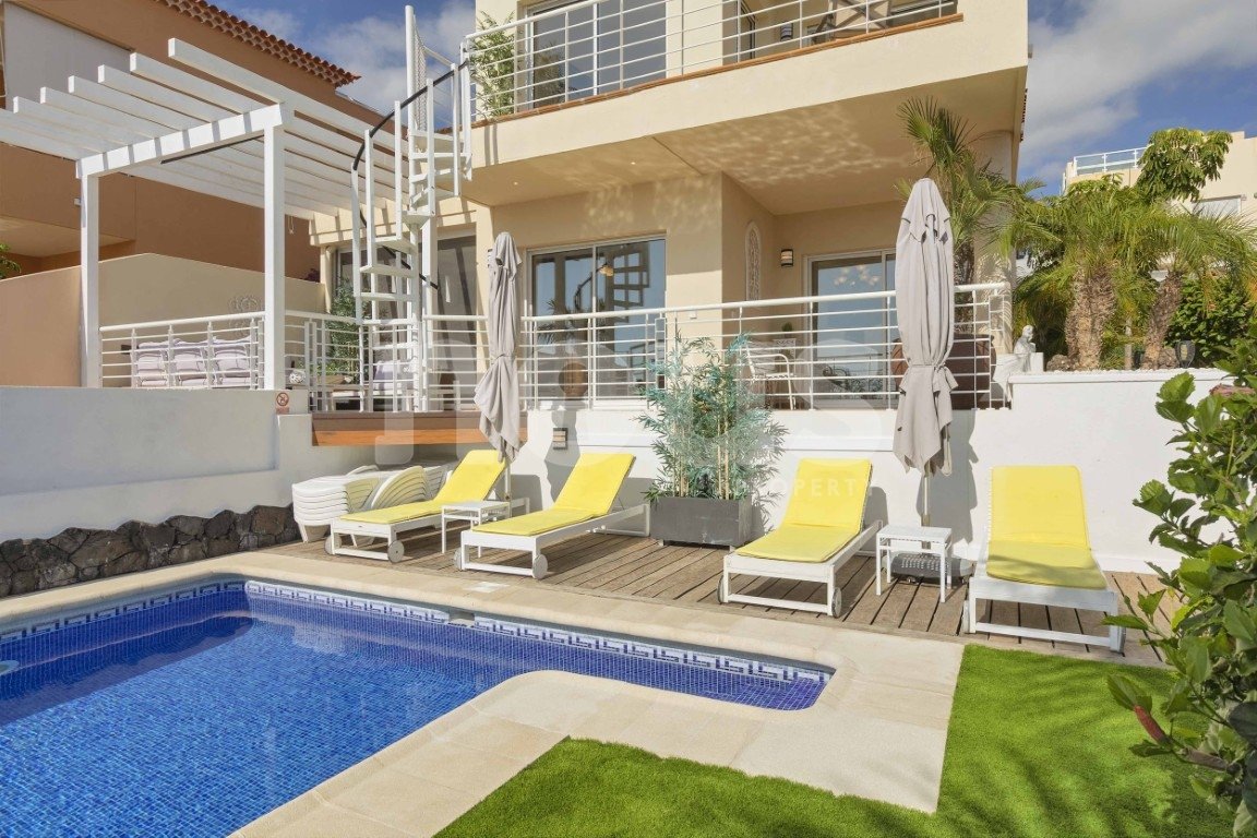 Villa i Tenerife, Spanien 4 sovrum, 329 kvm. Nr. 146969