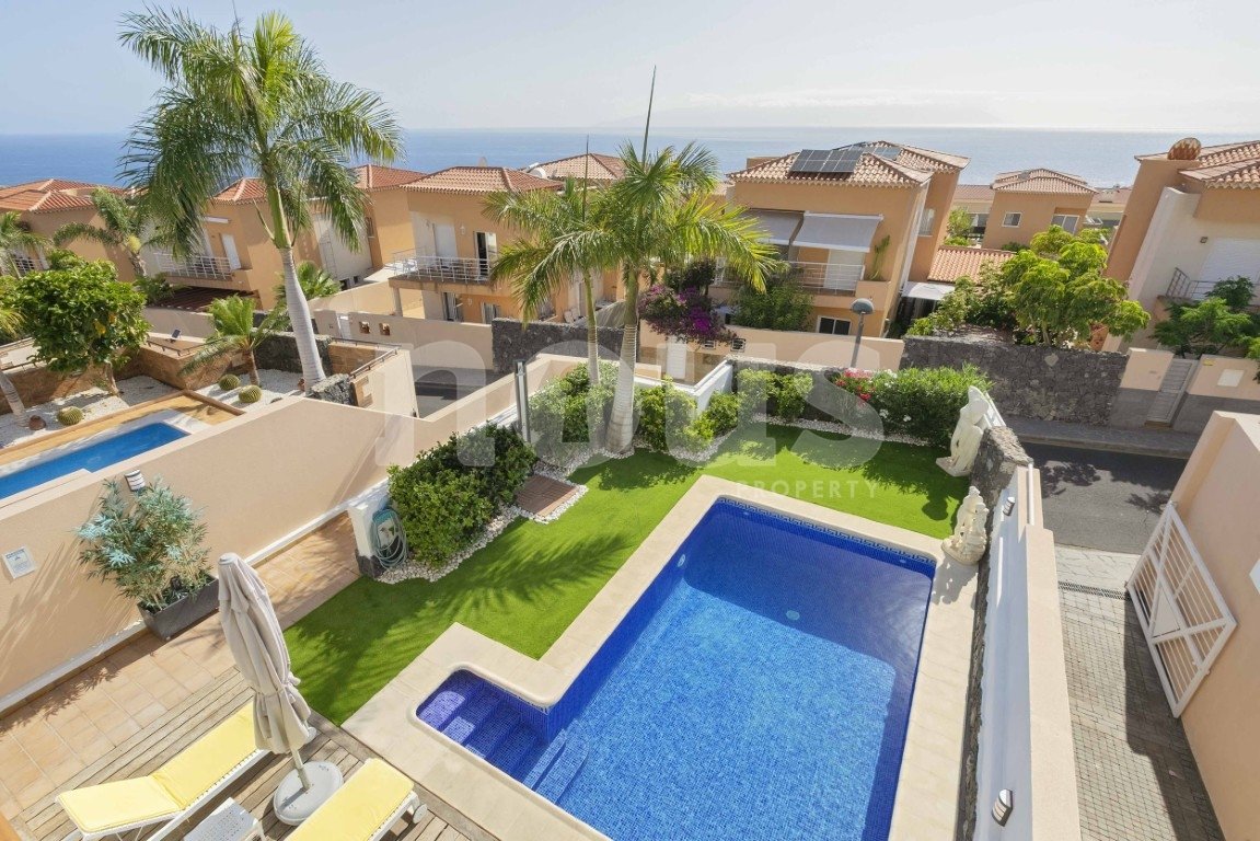Villa i Tenerife, Spanien 4 sovrum, 329 kvm. Nr. 146969