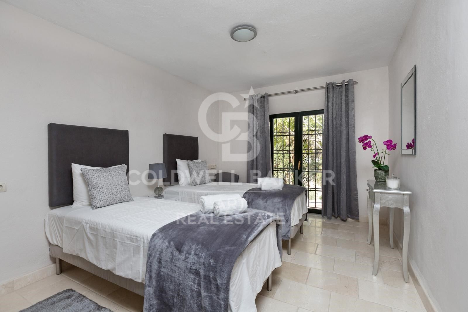Villa in Benahavis, Malaga, Spain 12 bedrooms, 1058 sq.m. No. 160467