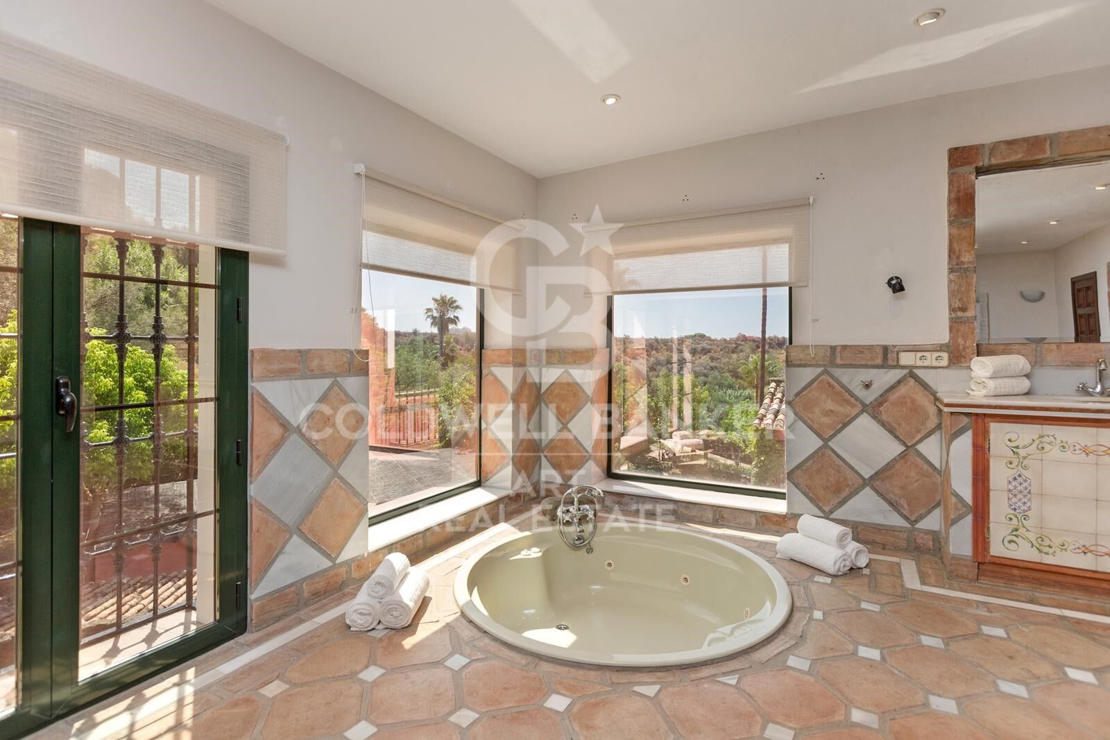 Villa in Benahavis, Malaga, Spain 12 bedrooms, 1058 sq.m. No. 160467