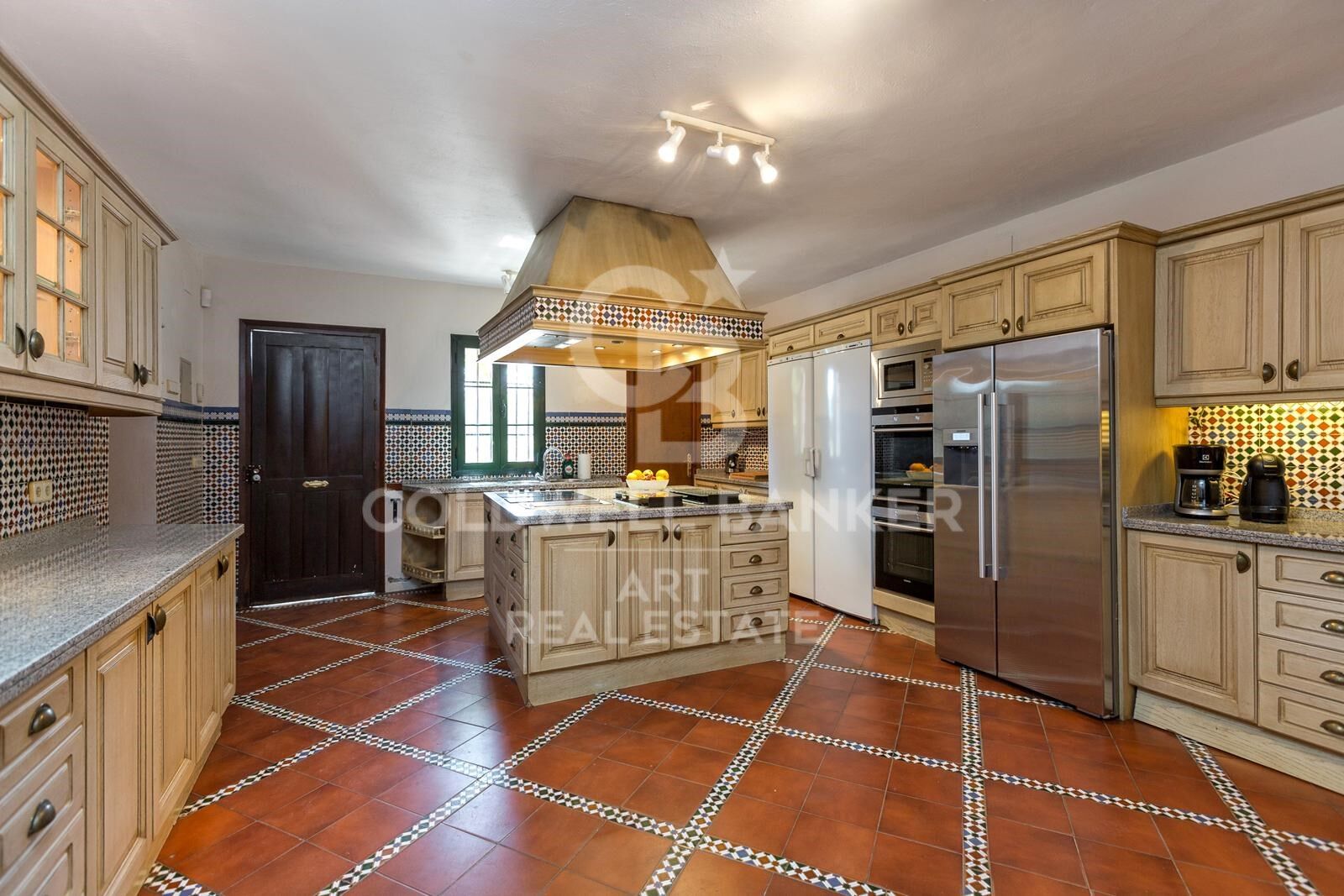Villa in Benahavis, Malaga, Spain 12 bedrooms, 1058 sq.m. No. 160467