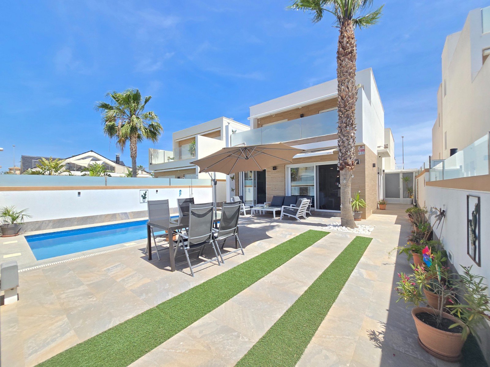 Villa i Alicante, Spanien 3 sovrum, 111 kvm. Nr. 168161