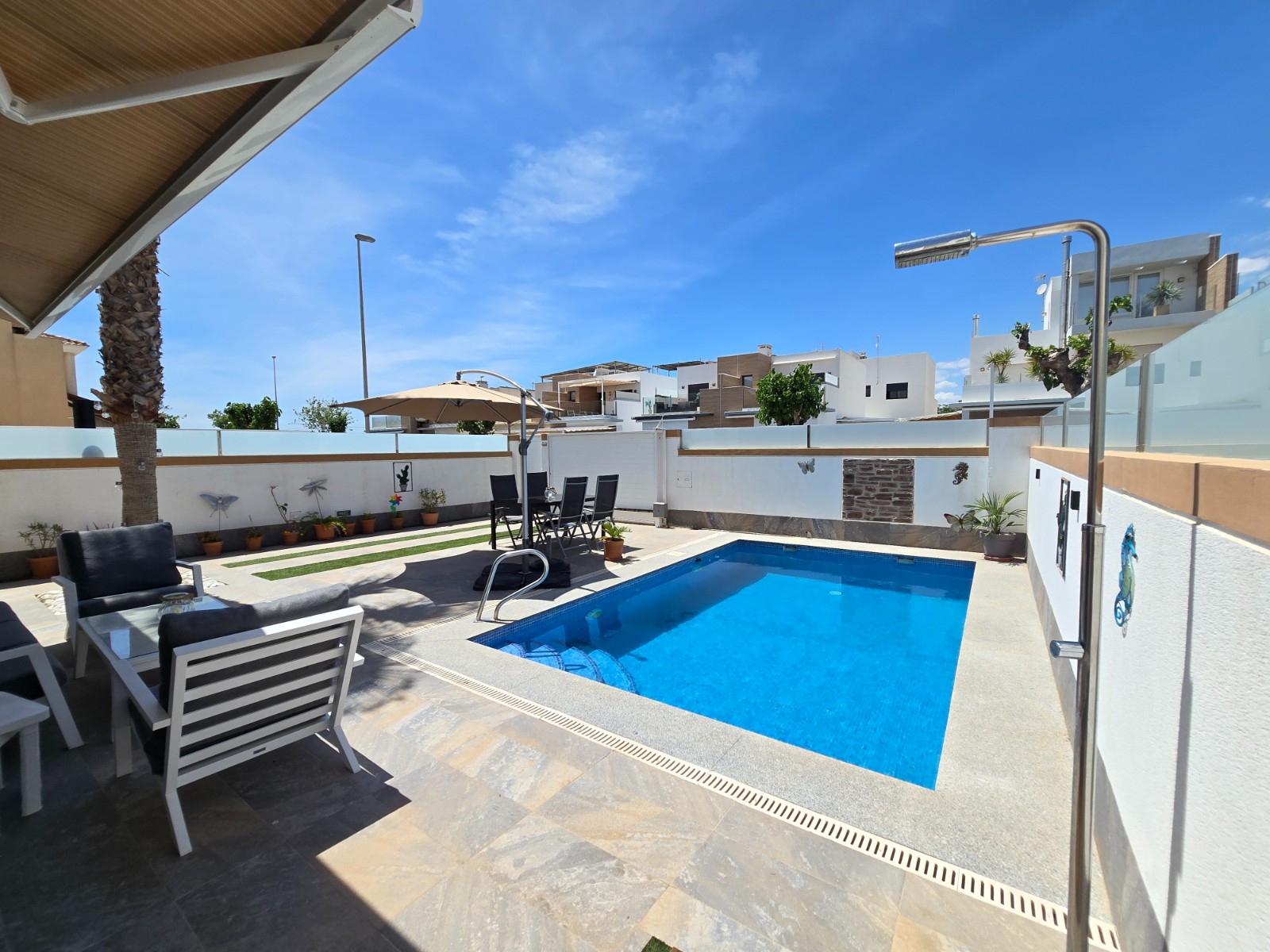 Villa i Alicante, Spanien 3 sovrum, 111 kvm. Nr. 168161