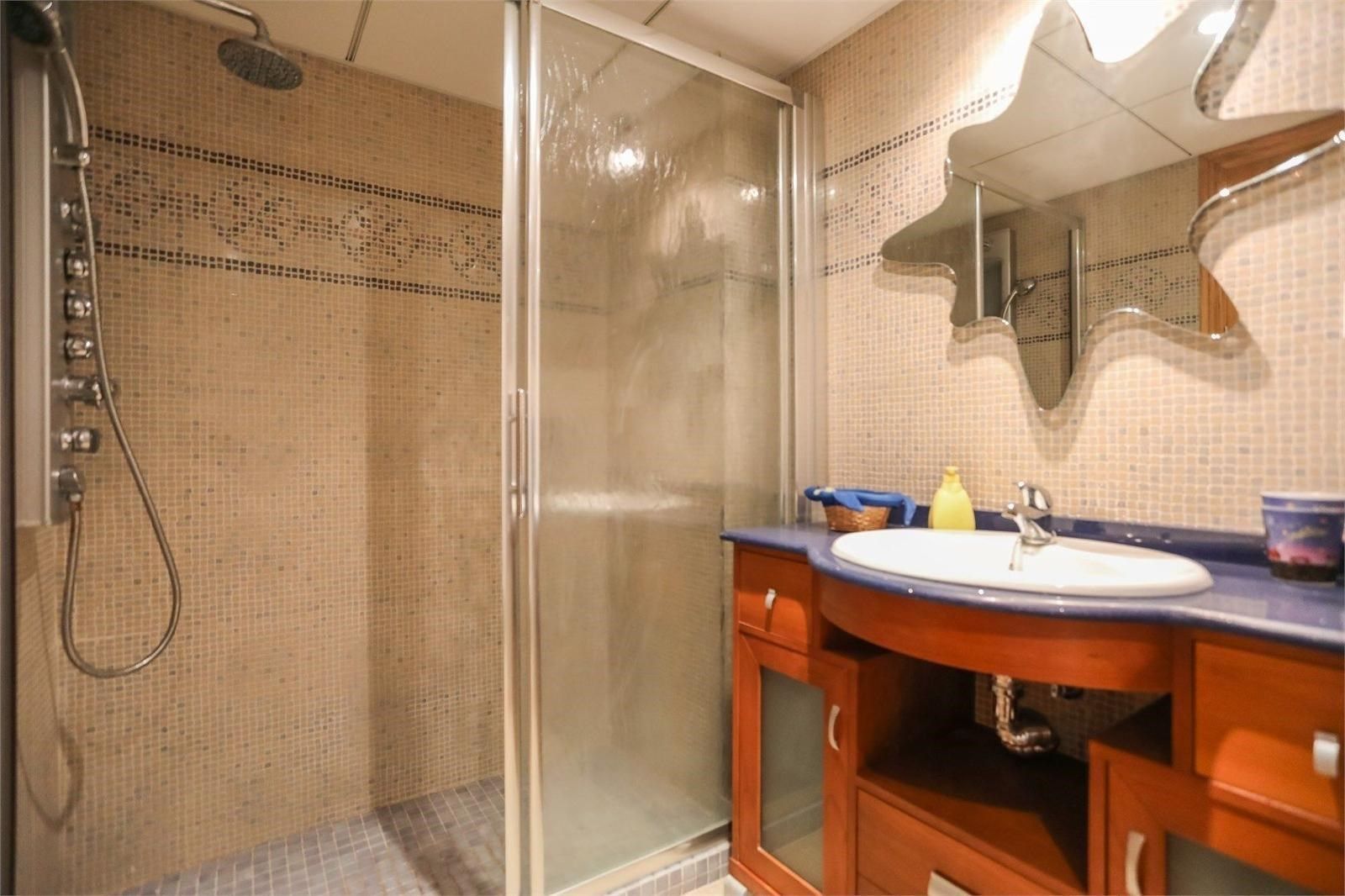 Apartment à Torrevieja, Alicante, Espagne 175 m2 No. 181654