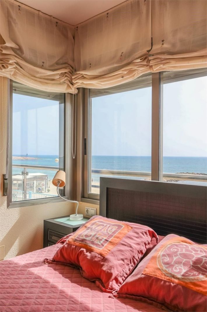 Apartment à Torrevieja, Alicante, Espagne 175 m2 No. 181654