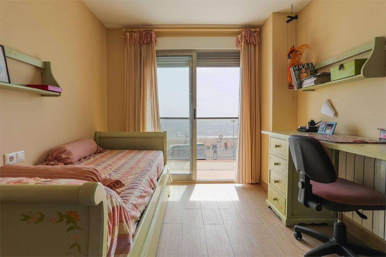 Apartment à Torrevieja, Alicante, Espagne 175 m2 No. 181654