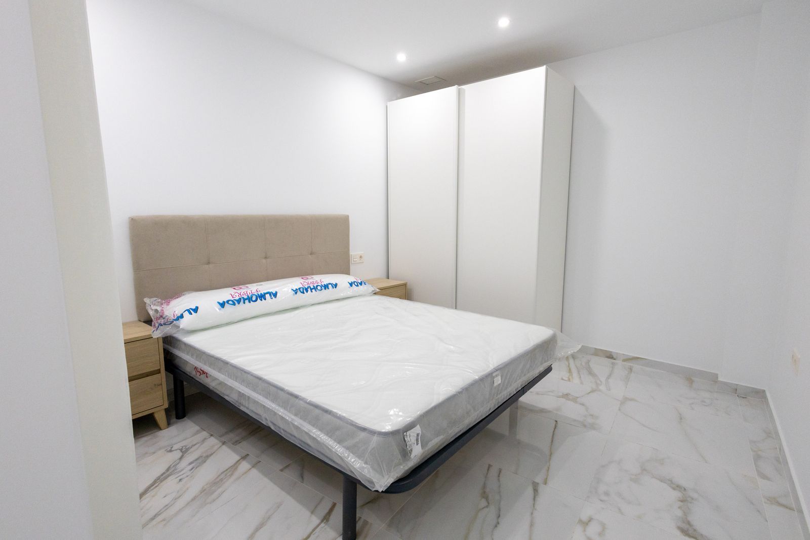 Huoneisto Torrevieja, Alicante, Espanja 80 m2 No. 181652