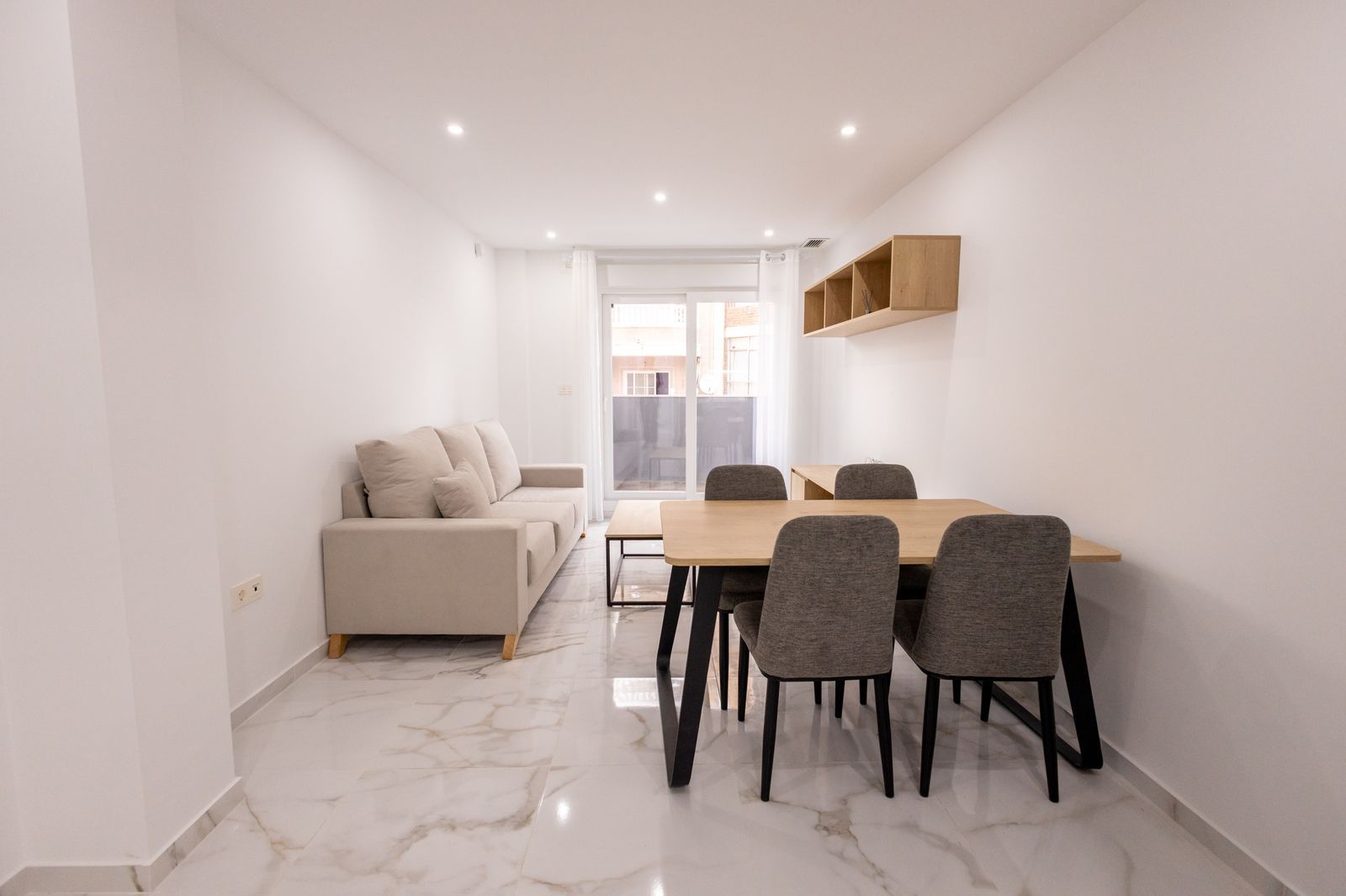 Huoneisto Torrevieja, Alicante, Espanja 80 m2 No. 181652