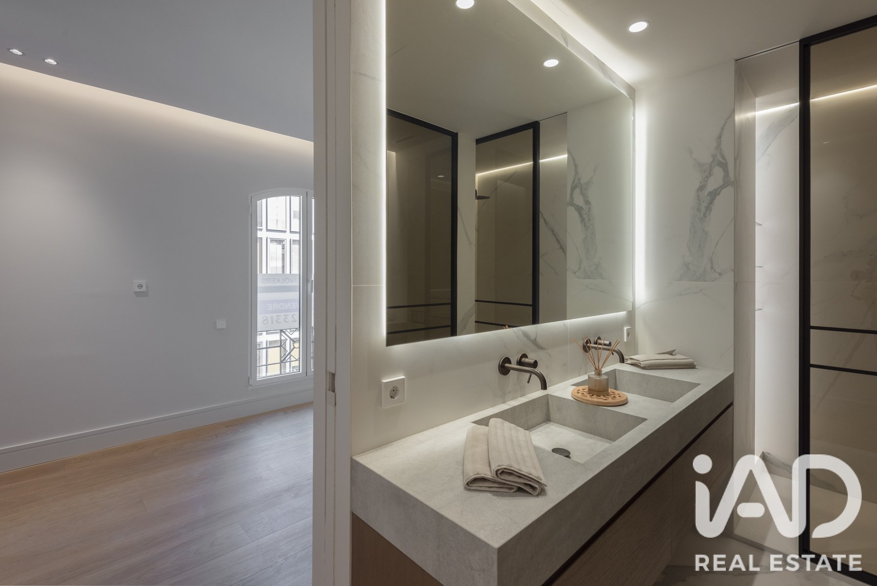 Apartamento en Barcelona, España 3 dormitorios, 279 m2 No. 188146