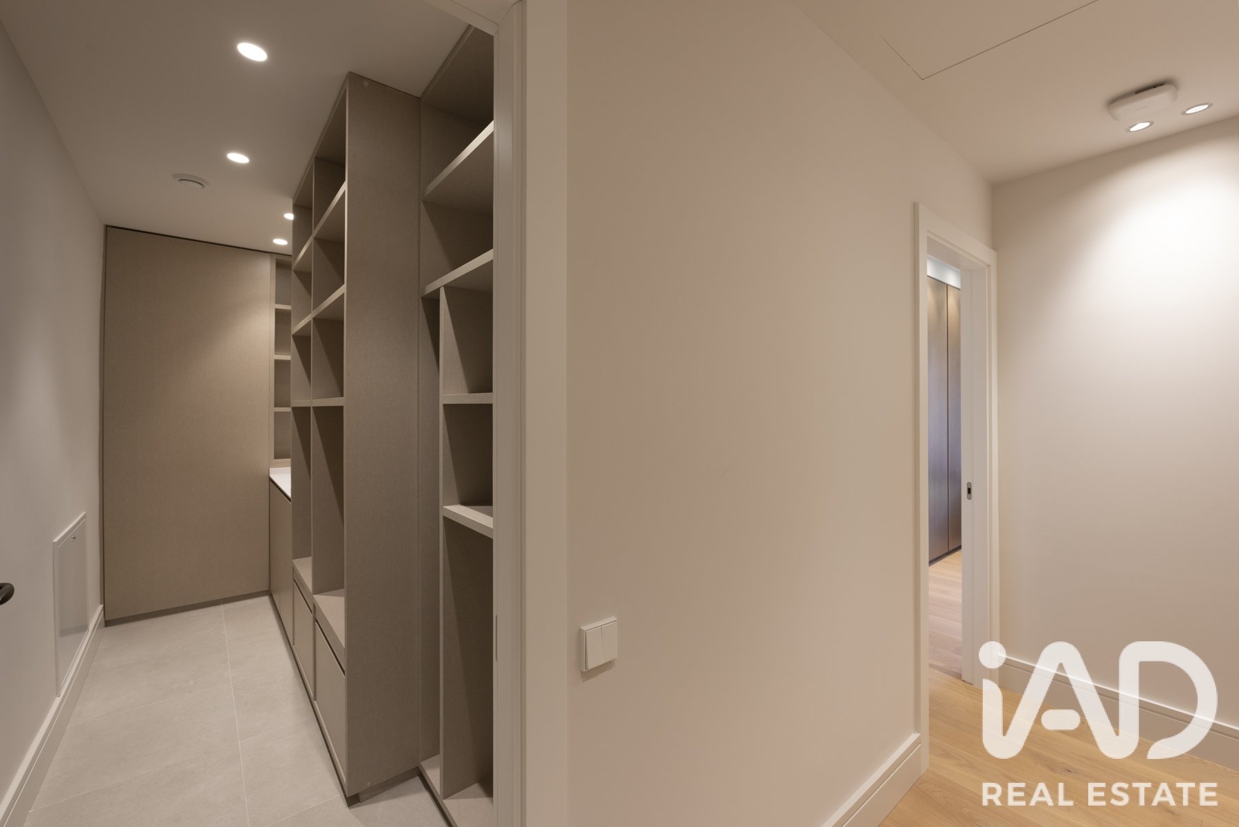 Apartamento en Barcelona, España 3 dormitorios, 279 m2 No. 188146