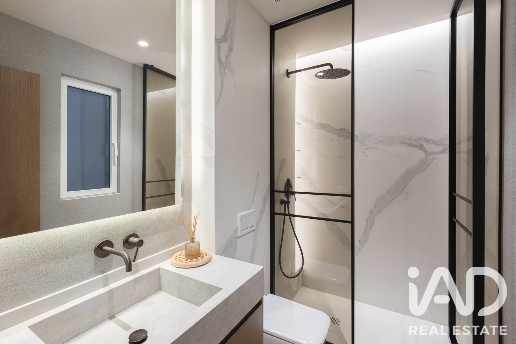 Apartamento en Barcelona, España 3 dormitorios, 279 m2 No. 188146