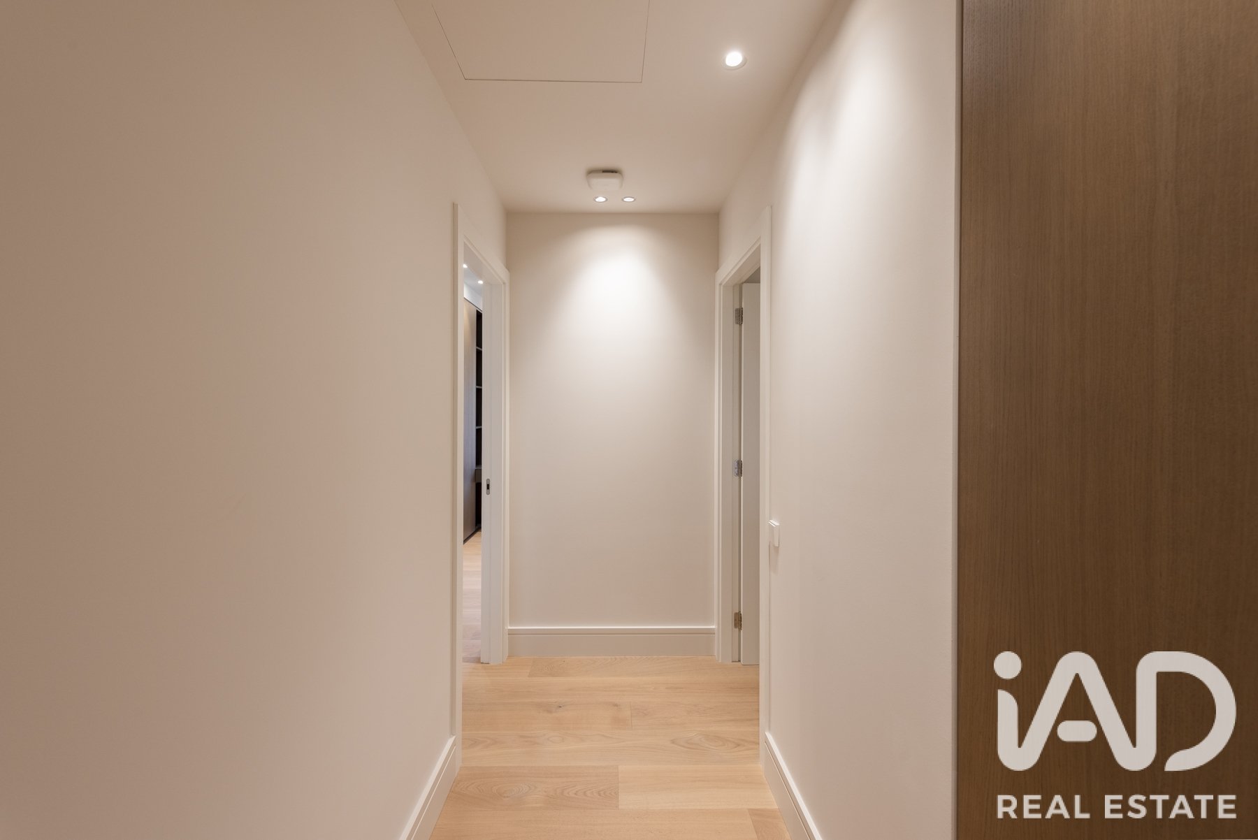 Apartamento en Barcelona, España 3 dormitorios, 279 m2 No. 188146
