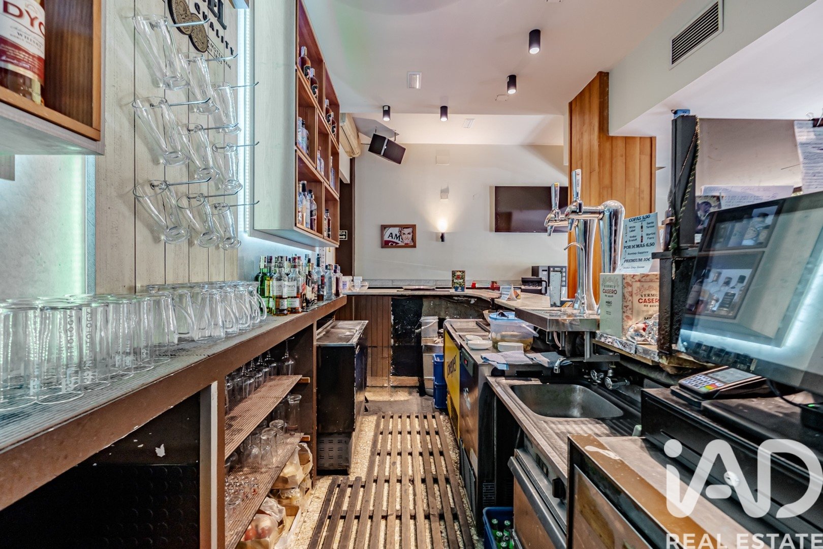 Commercial property in Madrid, Spain 113 sq.m. No. 187651