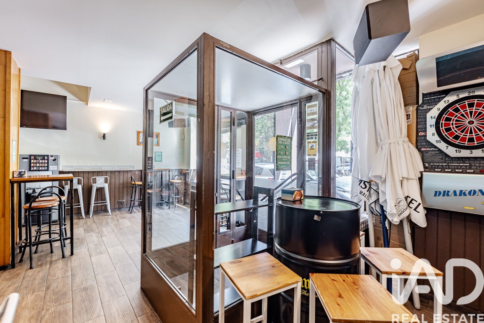 Commercial property in Madrid, Spain 113 sq.m. No. 187651