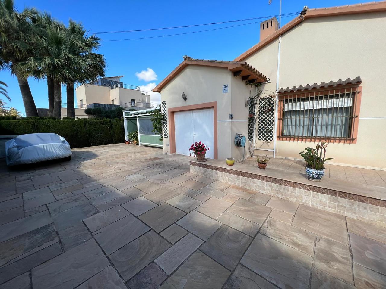 Villa in Cabo Roig, Alicante, Spain 3 bedrooms, 140 sq.m. No. 155936