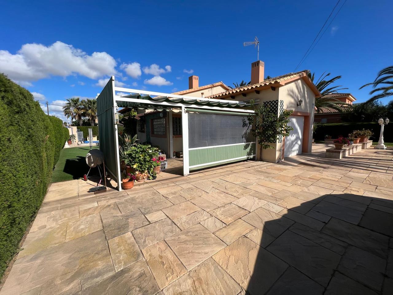 Villa in Cabo Roig, Alicante, Spain 3 bedrooms, 140 sq.m. No. 155936
