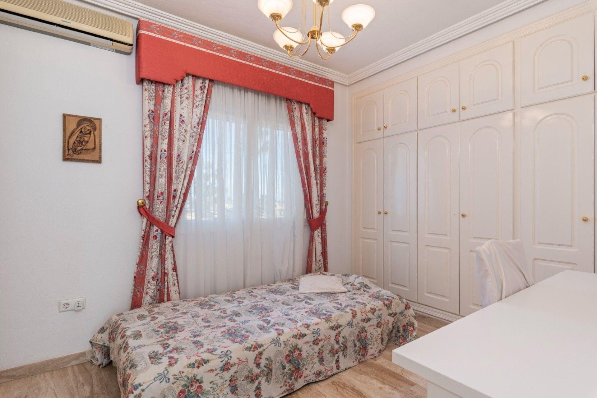 Villa Rojales, Alicante, Spānijā 5 istabas, 344 m2 Nr. 155901