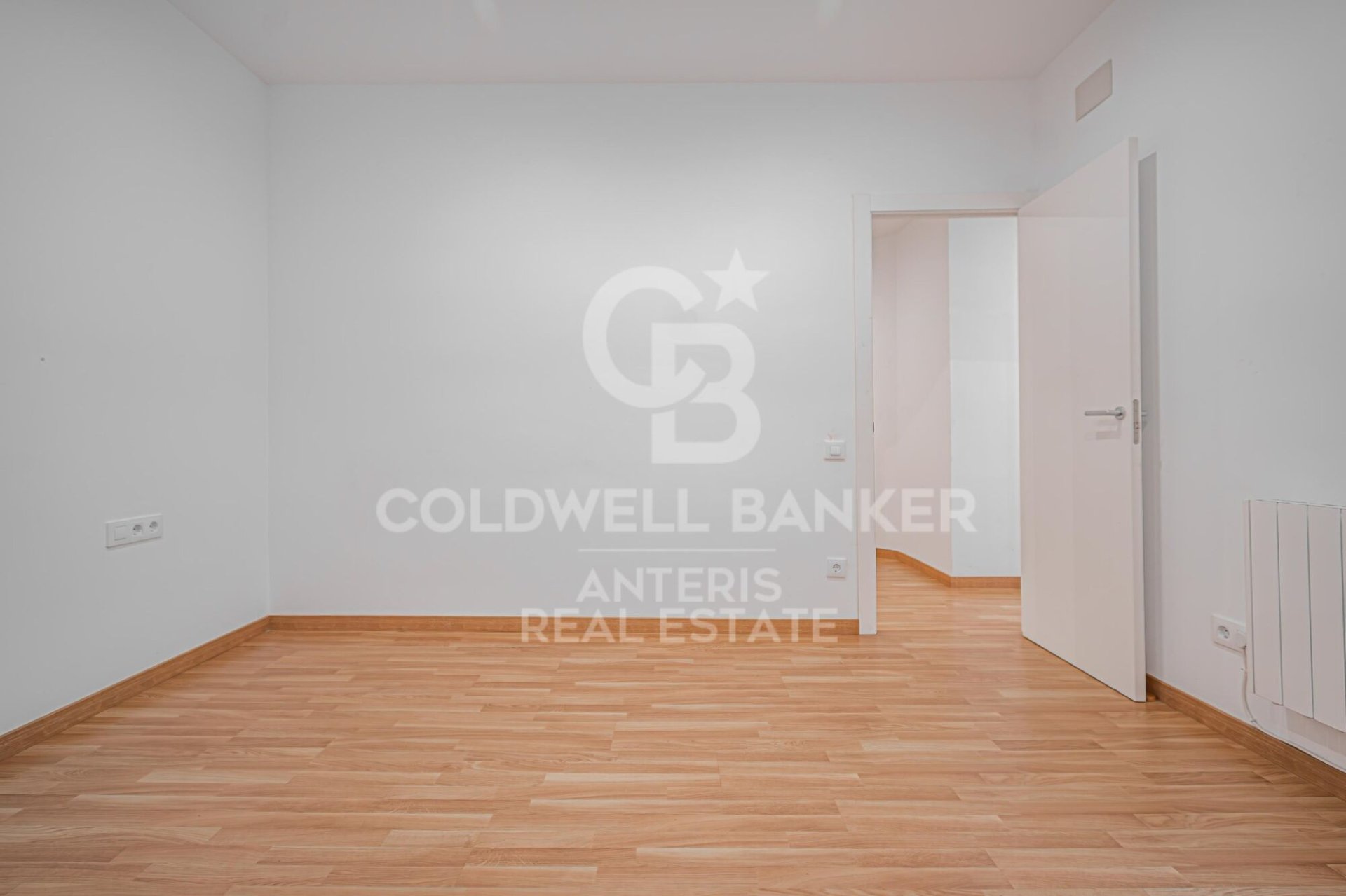 Apartment à Barcelona, Espagne 4 chambres, 127 m2 No. 178502