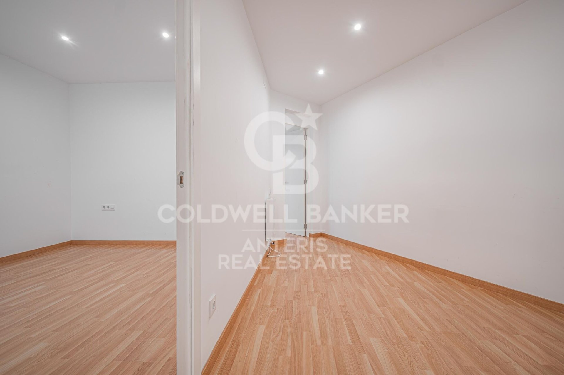 Apartment à Barcelona, Espagne 4 chambres, 127 m2 No. 178502