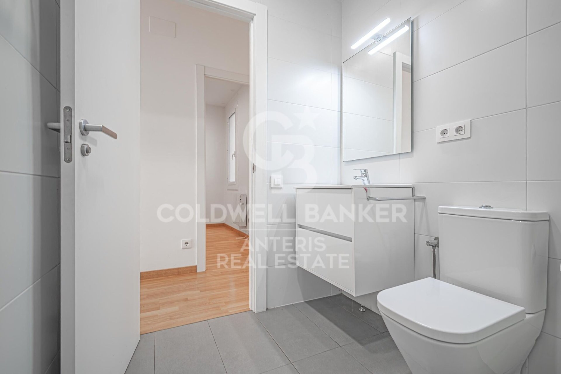 Apartment à Barcelona, Espagne 4 chambres, 127 m2 No. 178502