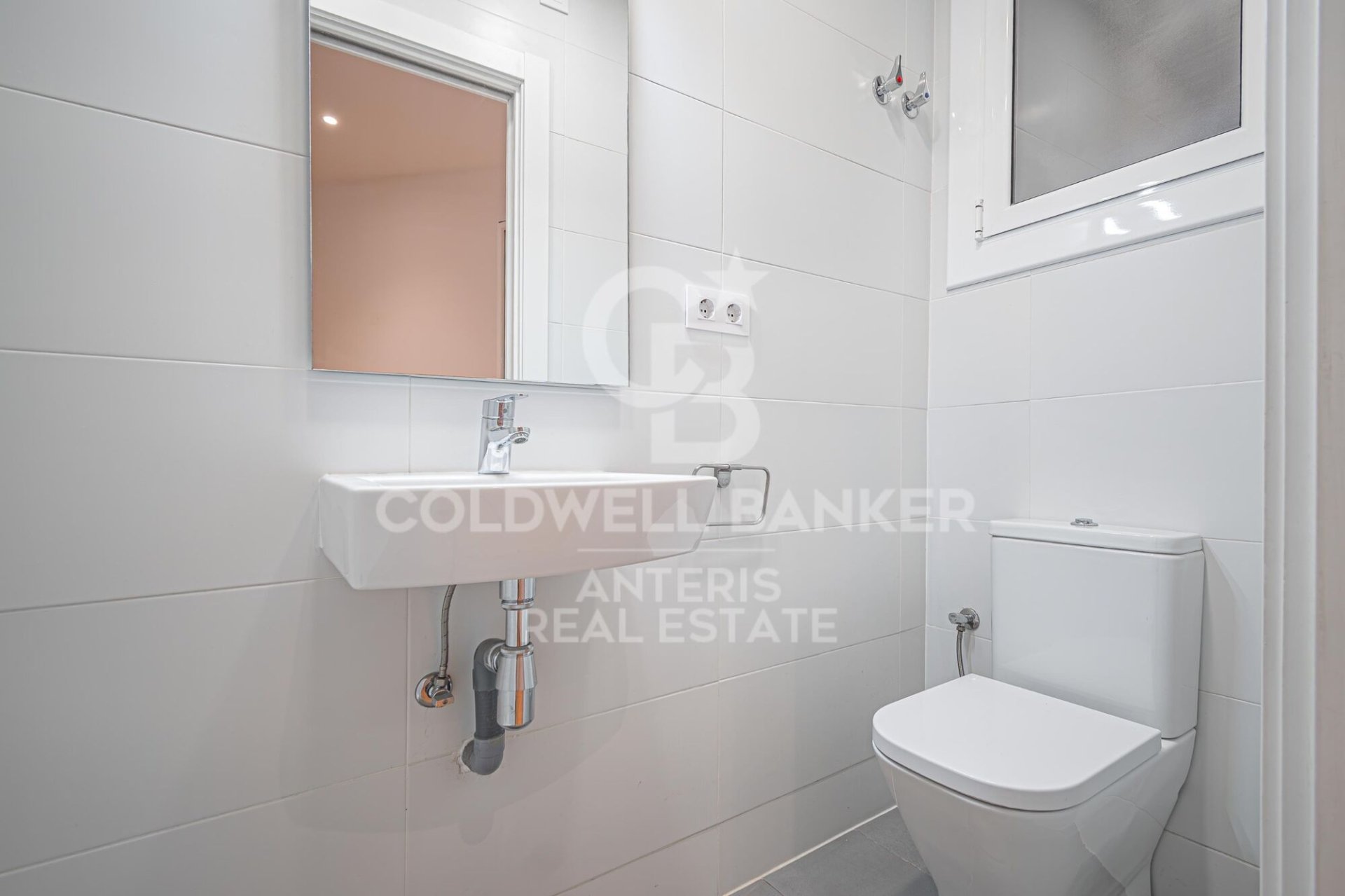 Apartment à Barcelona, Espagne 4 chambres, 127 m2 No. 178502