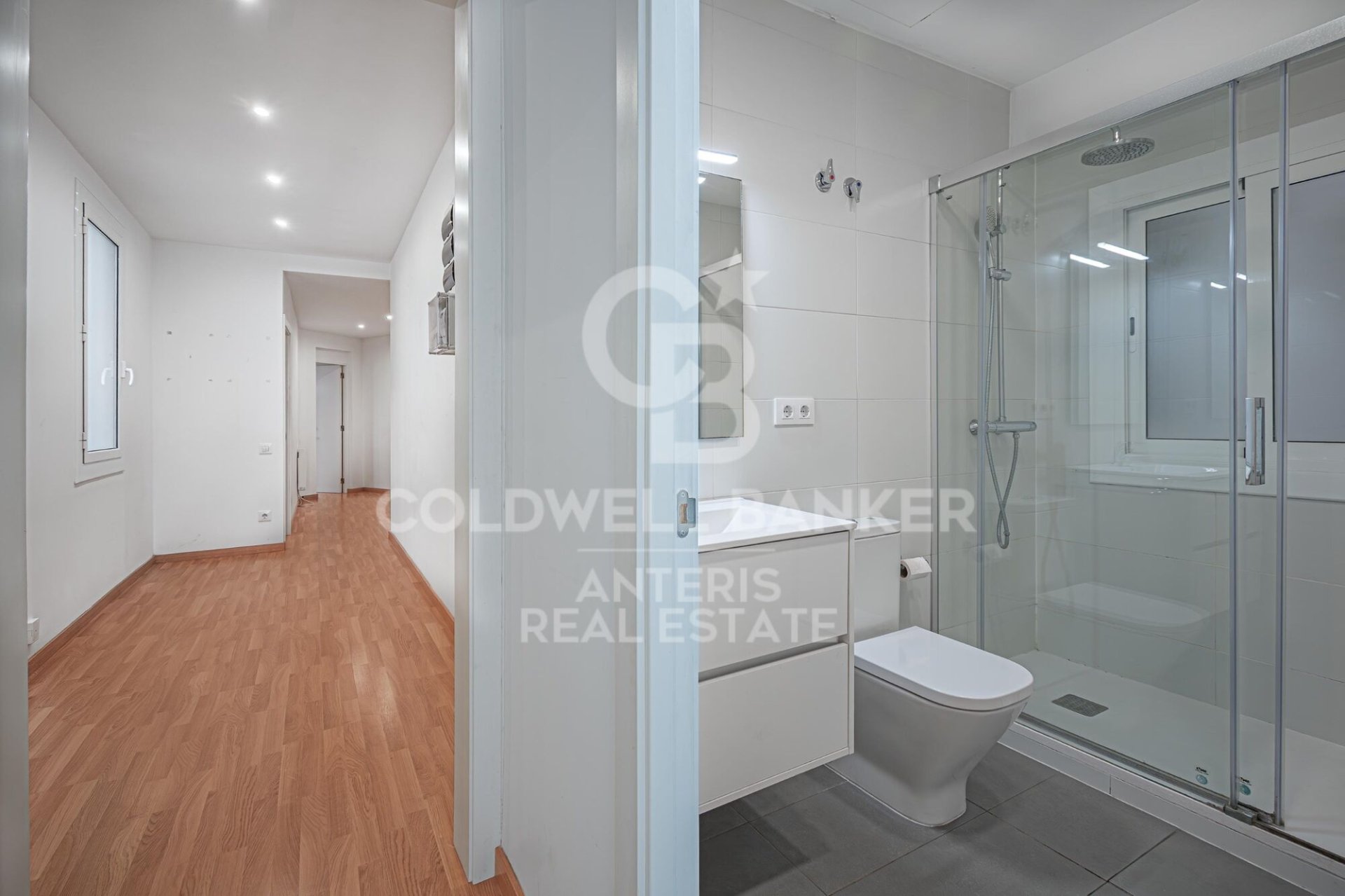 Apartment à Barcelona, Espagne 4 chambres, 127 m2 No. 178502