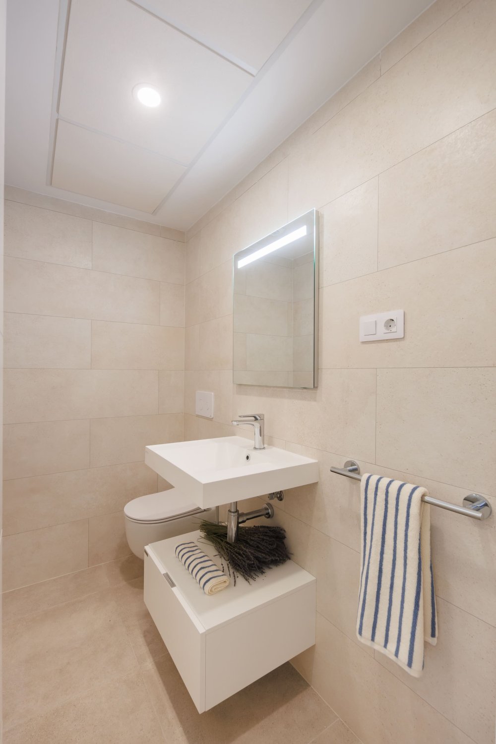 Apartamento en Fuengirola, Málaga, España 2 dormitorios, 130 m2 No. 137059